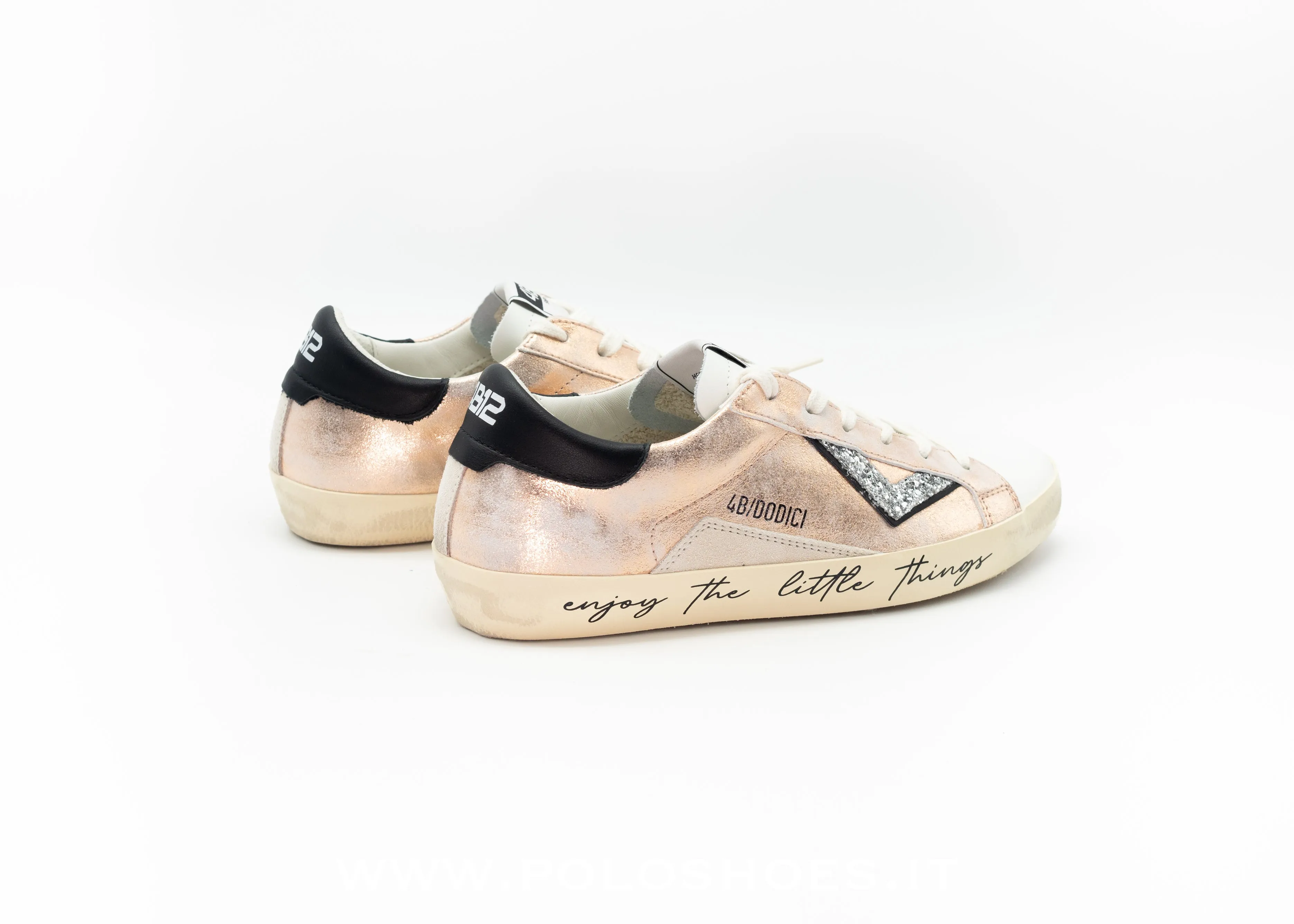 4B12 - SUPRIME SNEAKERS CAMEO