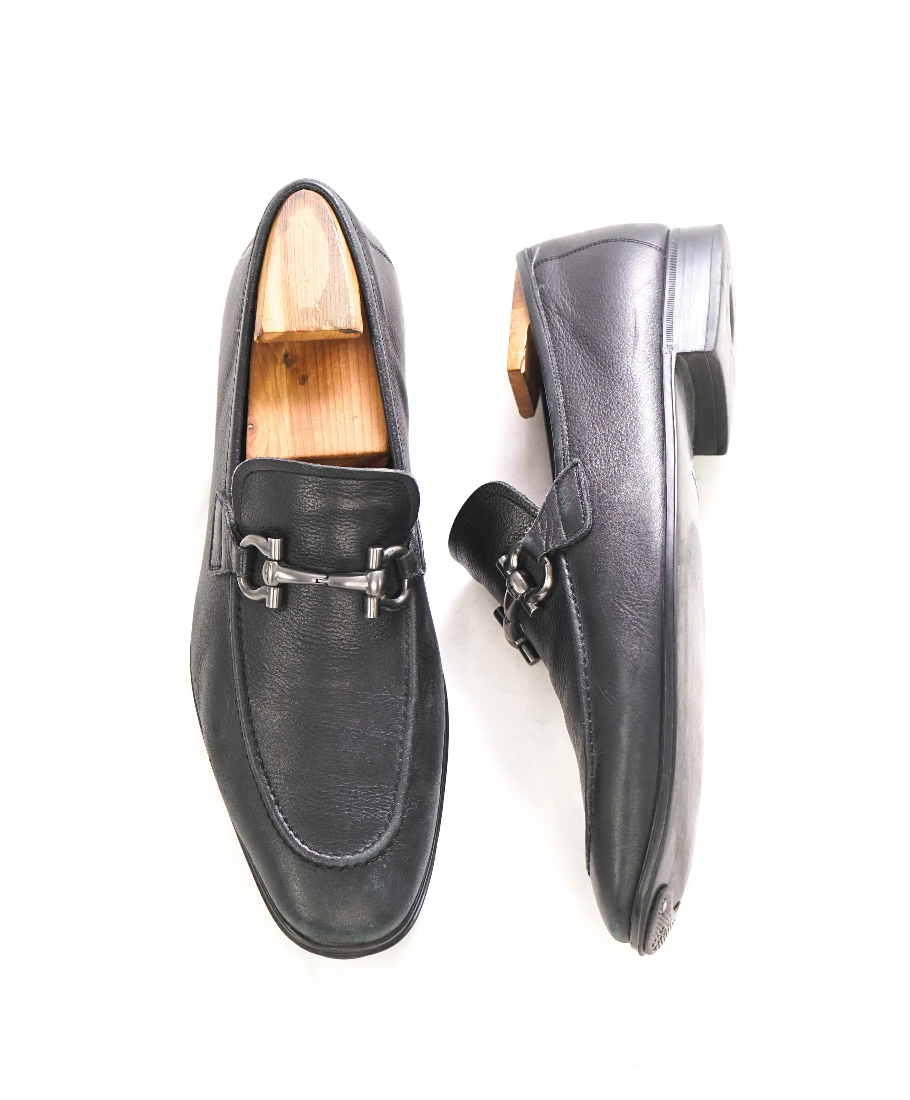$850 SALVATORE FERRAGAMO - "REGAL" Black Pebbled Leather Loafers W TREES - 8.5 EE