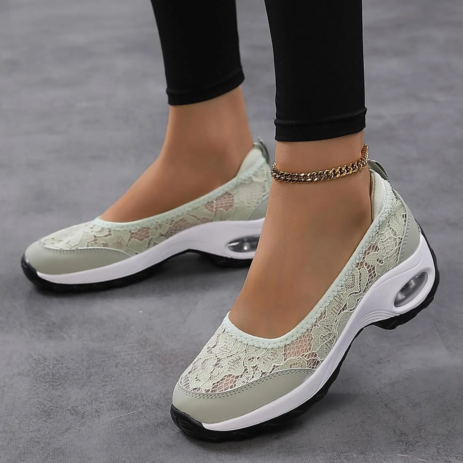 Slip on Walking Shoes Women Non Slip Memory Foam Comfortable Running Shoes Breathable Mesh Sports Workout Tennis Shoes Ladies 2024 Fashion Sneakers