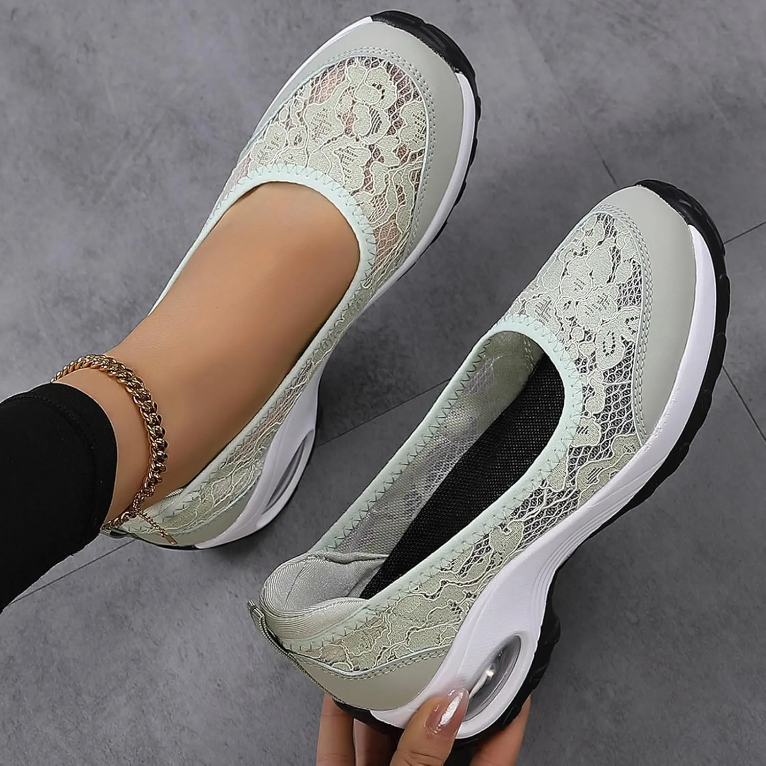Slip on Walking Shoes Women Non Slip Memory Foam Comfortable Running Shoes Breathable Mesh Sports Workout Tennis Shoes Ladies 2024 Fashion Sneakers