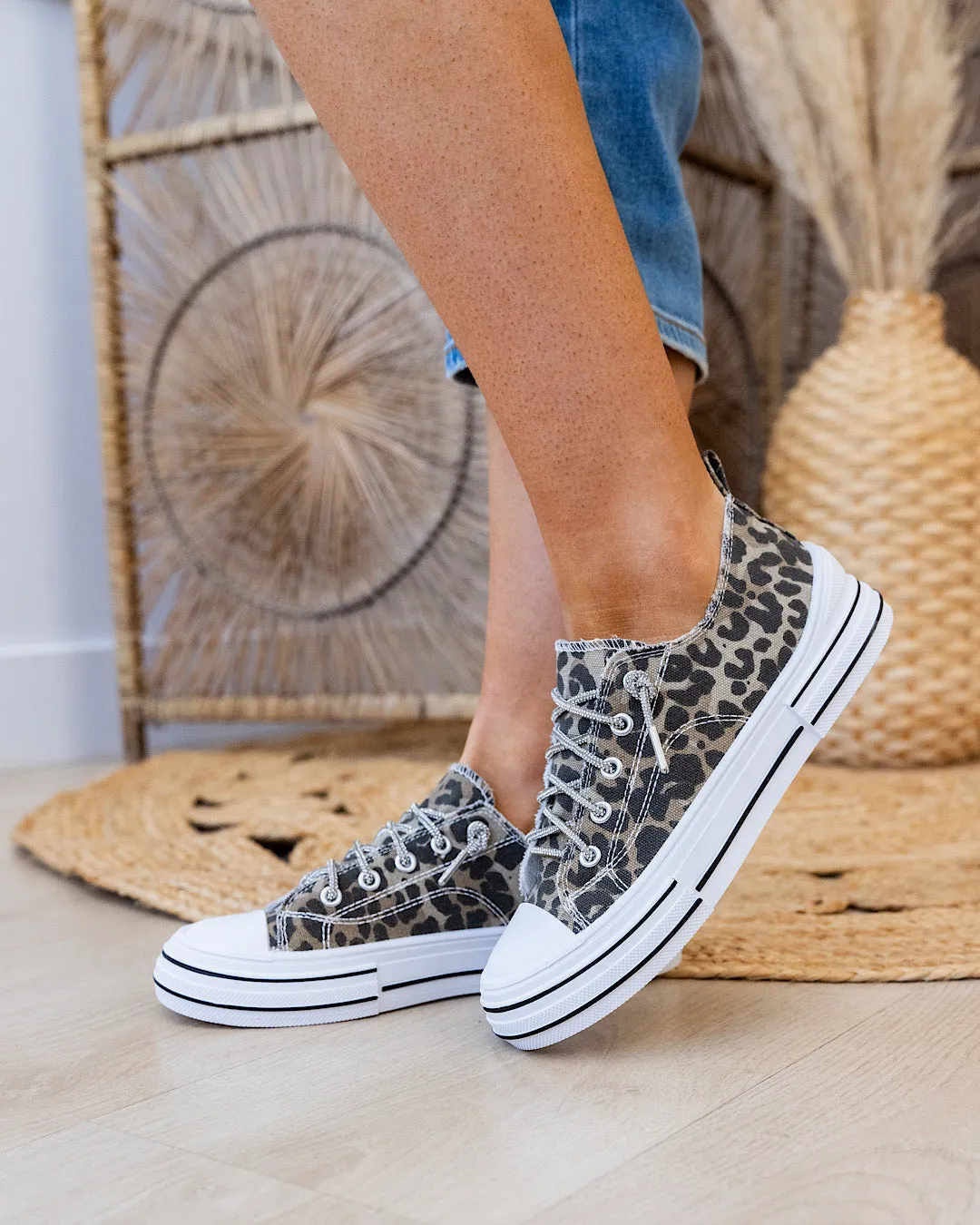 Very G Aman Sneakers - Color Options Available!