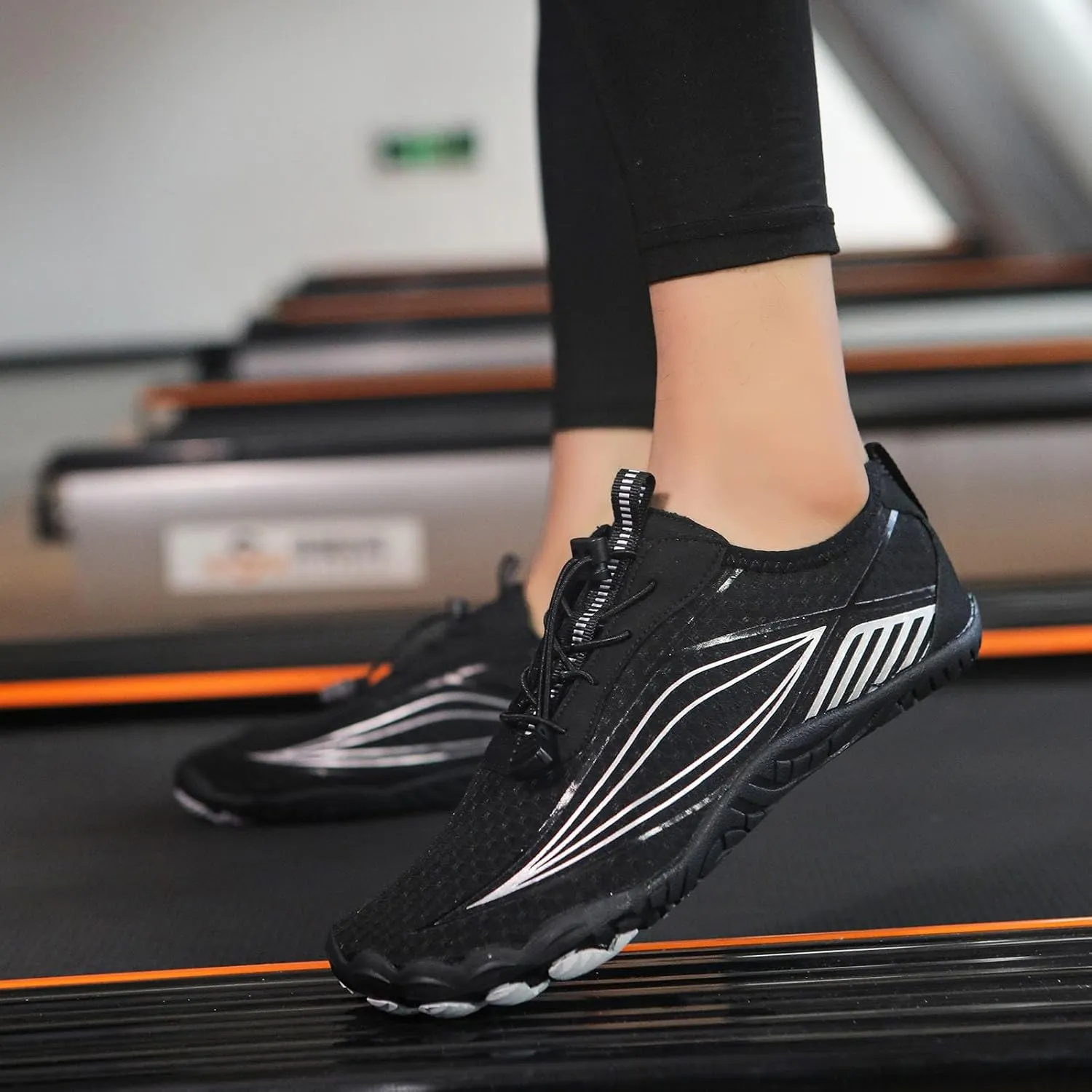 Women's Slip on Walking Shoes Non Slip Memory Foam Running Shoes Wide Width Breathable Gym Workout Shoes Ladies 2024 Fashion Sneakers