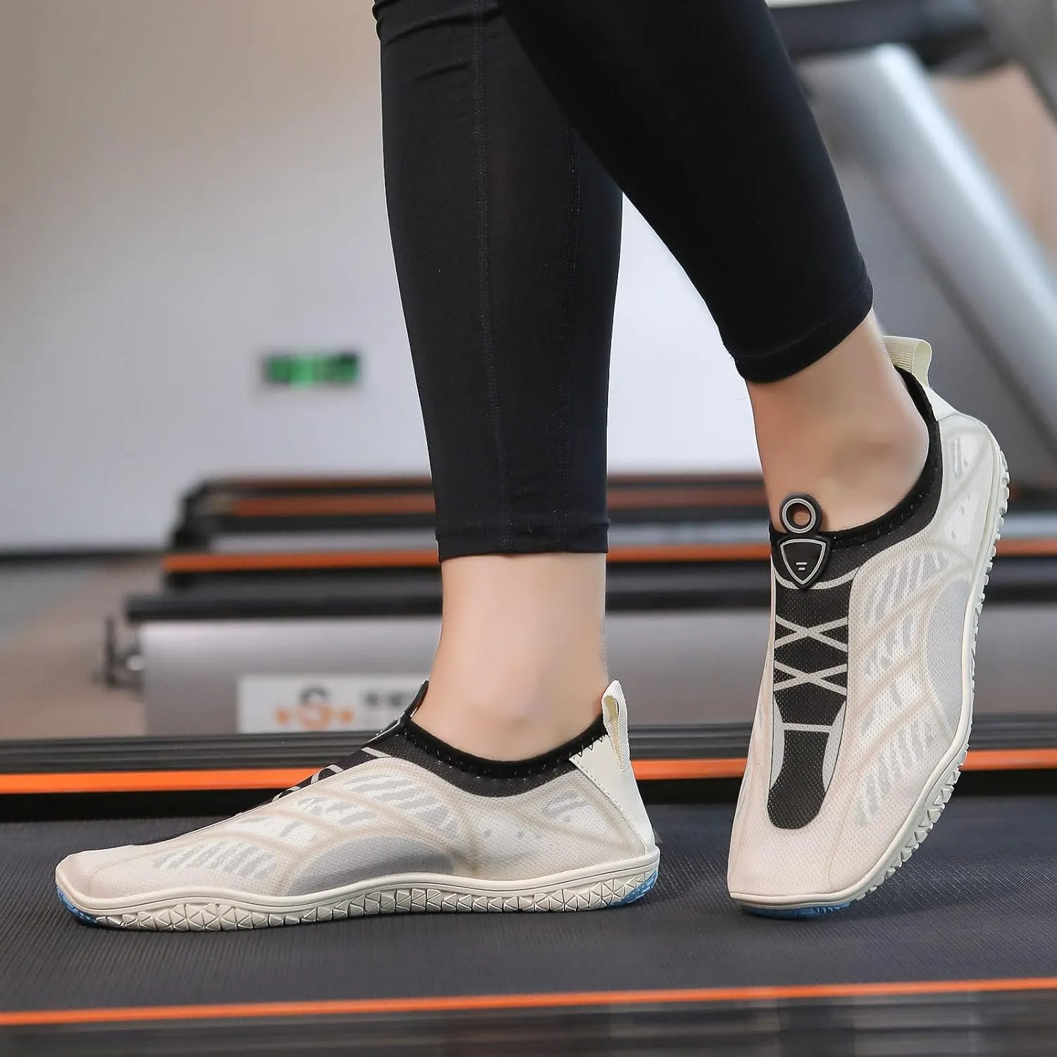 Women's Slip on Walking Shoes Non Slip Memory Foam Running Shoes Wide Width Breathable Mesh Sports Workout Tennis Shoes Lightweight Fashion Sneakers