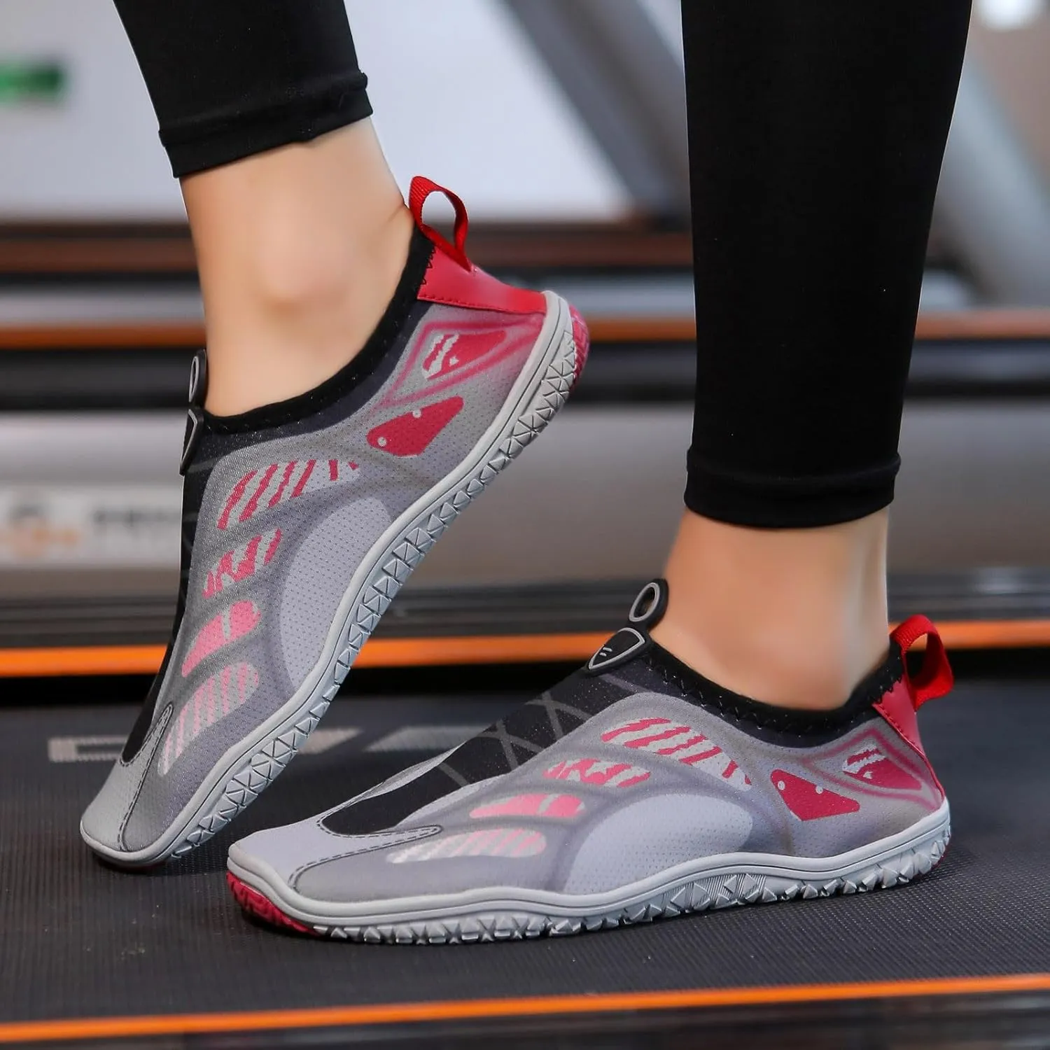 Women's Slip on Walking Shoes Non Slip Memory Foam Running Shoes Wide Width Breathable Mesh Sports Workout Tennis Shoes Lightweight Fashion Sneakers