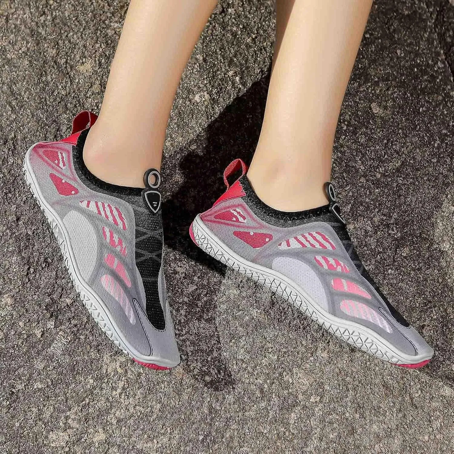 Women's Slip on Walking Shoes Non Slip Memory Foam Running Shoes Wide Width Breathable Mesh Sports Workout Tennis Shoes Lightweight Fashion Sneakers