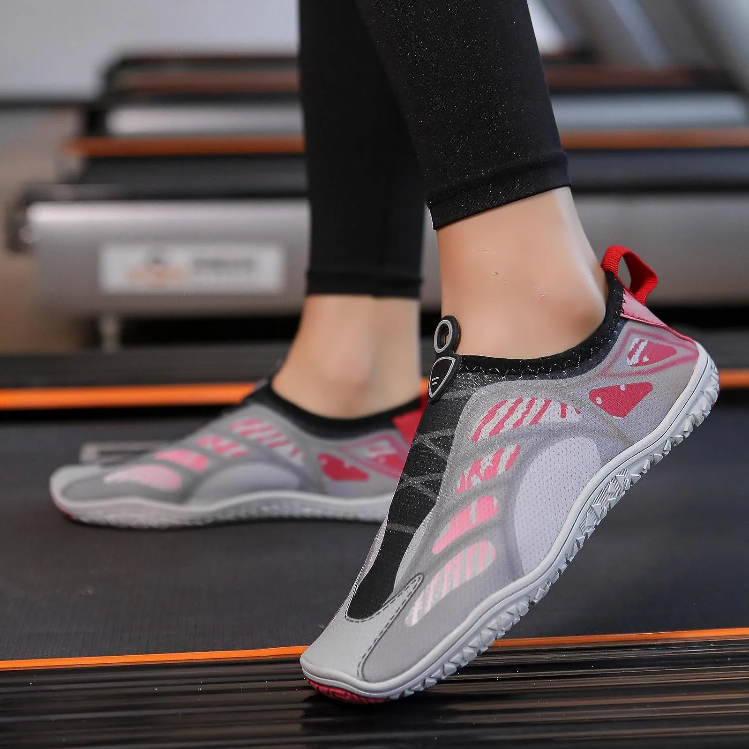 Women's Slip on Walking Shoes Non Slip Memory Foam Running Shoes Wide Width Breathable Mesh Sports Workout Tennis Shoes Lightweight Fashion Sneakers
